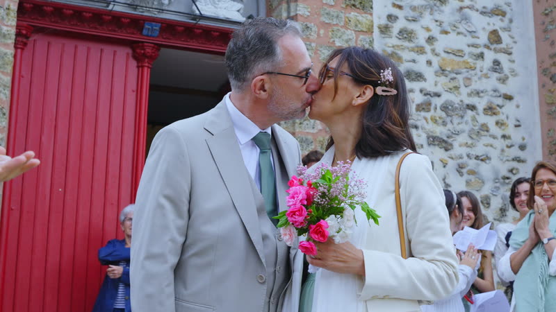 Le baiser devant l’église